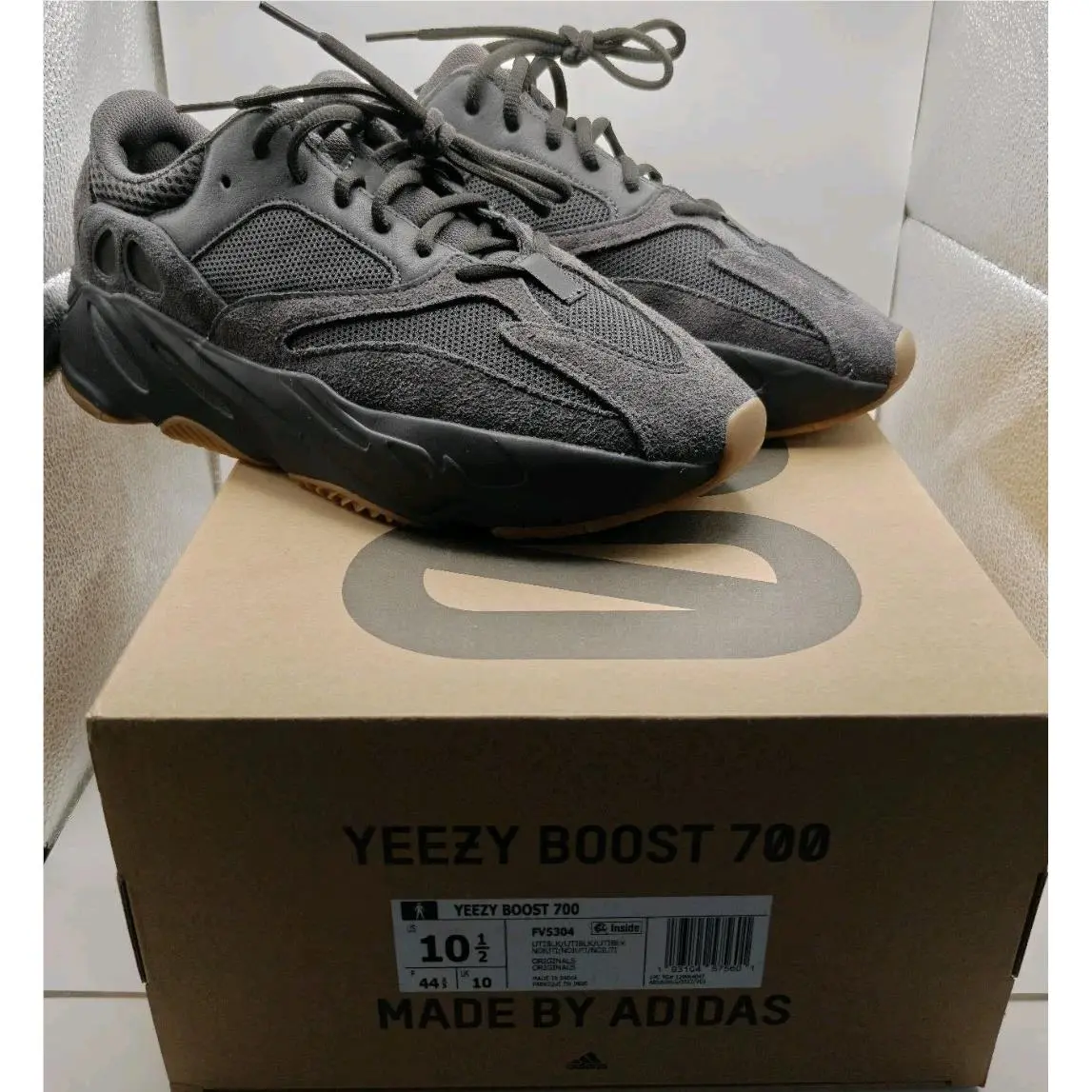 Adidas Yeezy Boost 700 Utility Black Low Top Suede Sneaker FV5304 US 10.5
