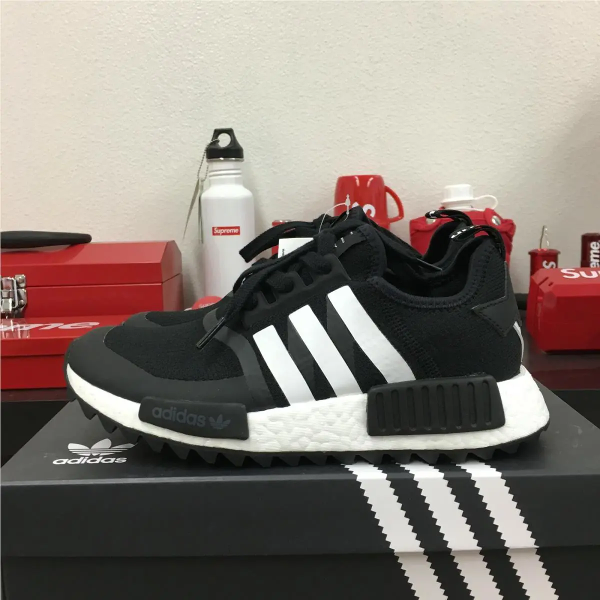 DS Adidas White Mountaineering Nmd Trail PK Black White sz 5 ba7518 Boost