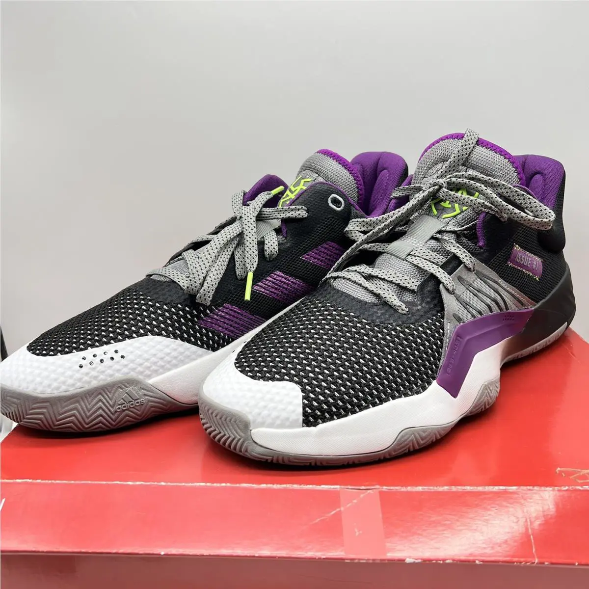 Adidas shoes - adidas D.O.N. Issue - Issue - LVL 029002 - Black 1