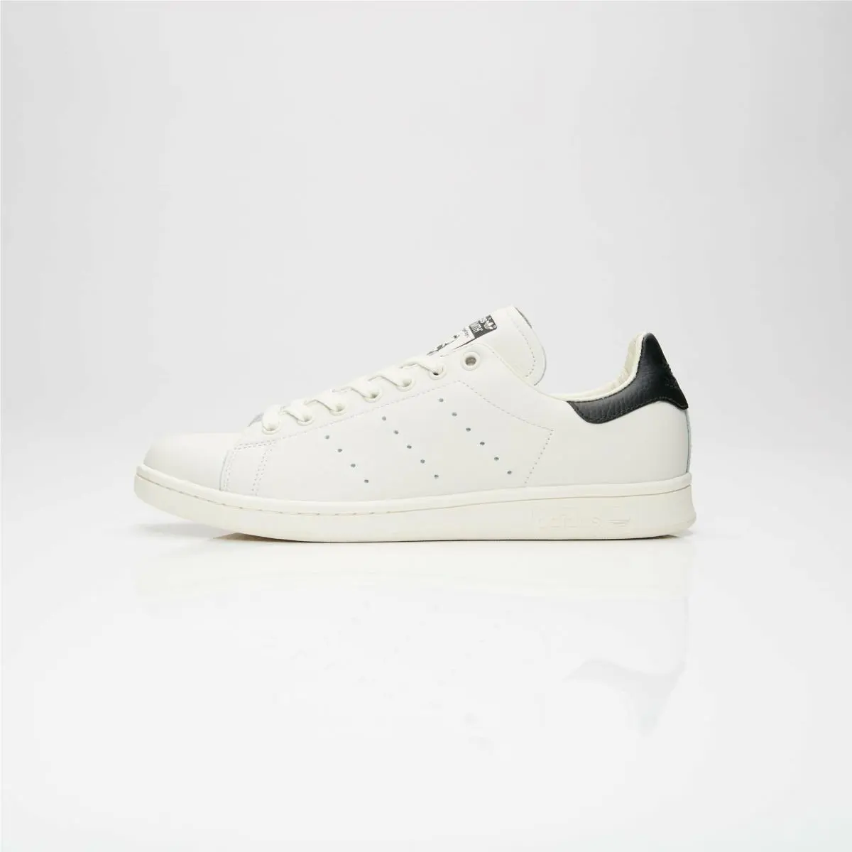 Adidas shoes - adidas Originals Stan Smith - Originals Stan Smith - B37897 - Chalk White 1