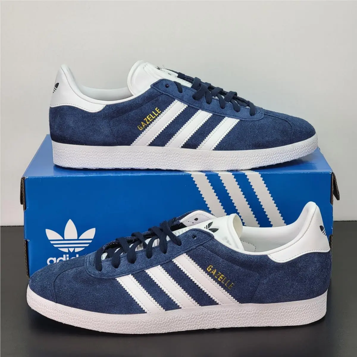 Adidas Gazelle Men`s Size 10 Shoes Blue White Athletic Casual Sneakers