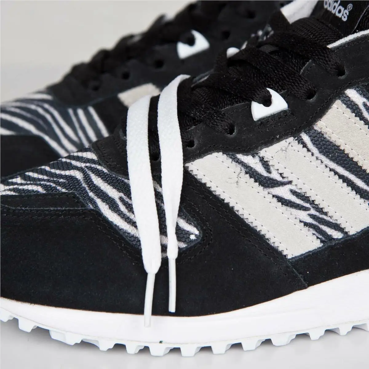 Adidas shoes - adidas ZX 700 - B34331 - Black 5