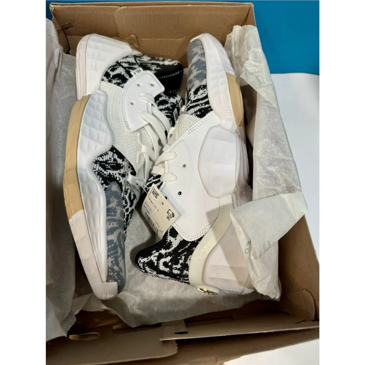 Adidas shoes - adidas Harden Vol. 4 - Harden - EF1260 - White, Manufacturer: Cloud White/Core Black/Pale Nude 0