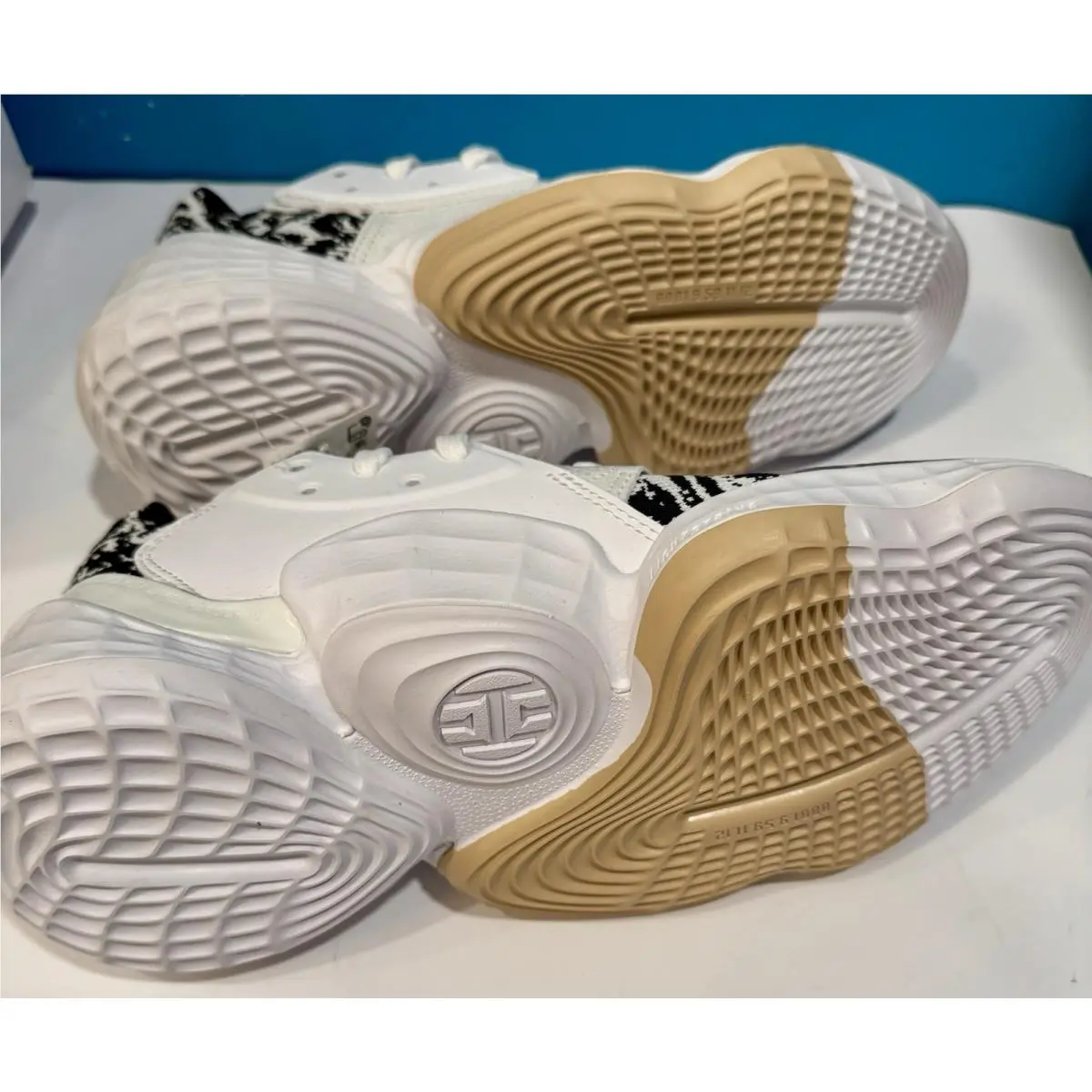 Adidas shoes - adidas Harden Vol. 4 - Harden - EF1260 - White, Manufacturer: Cloud White/Core Black/Pale Nude 5