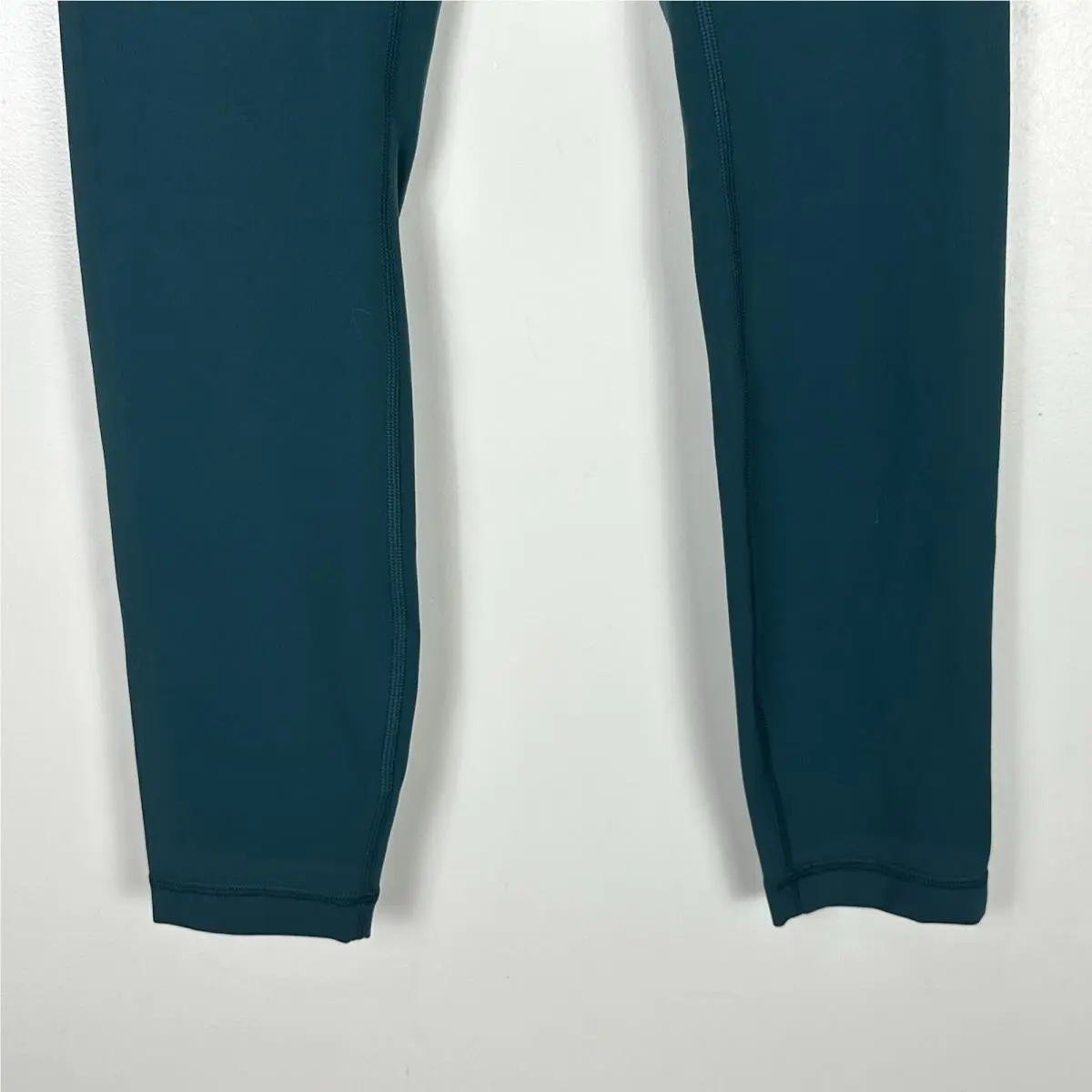 Lululemon clothing - WUNDER UNDER NULU 25