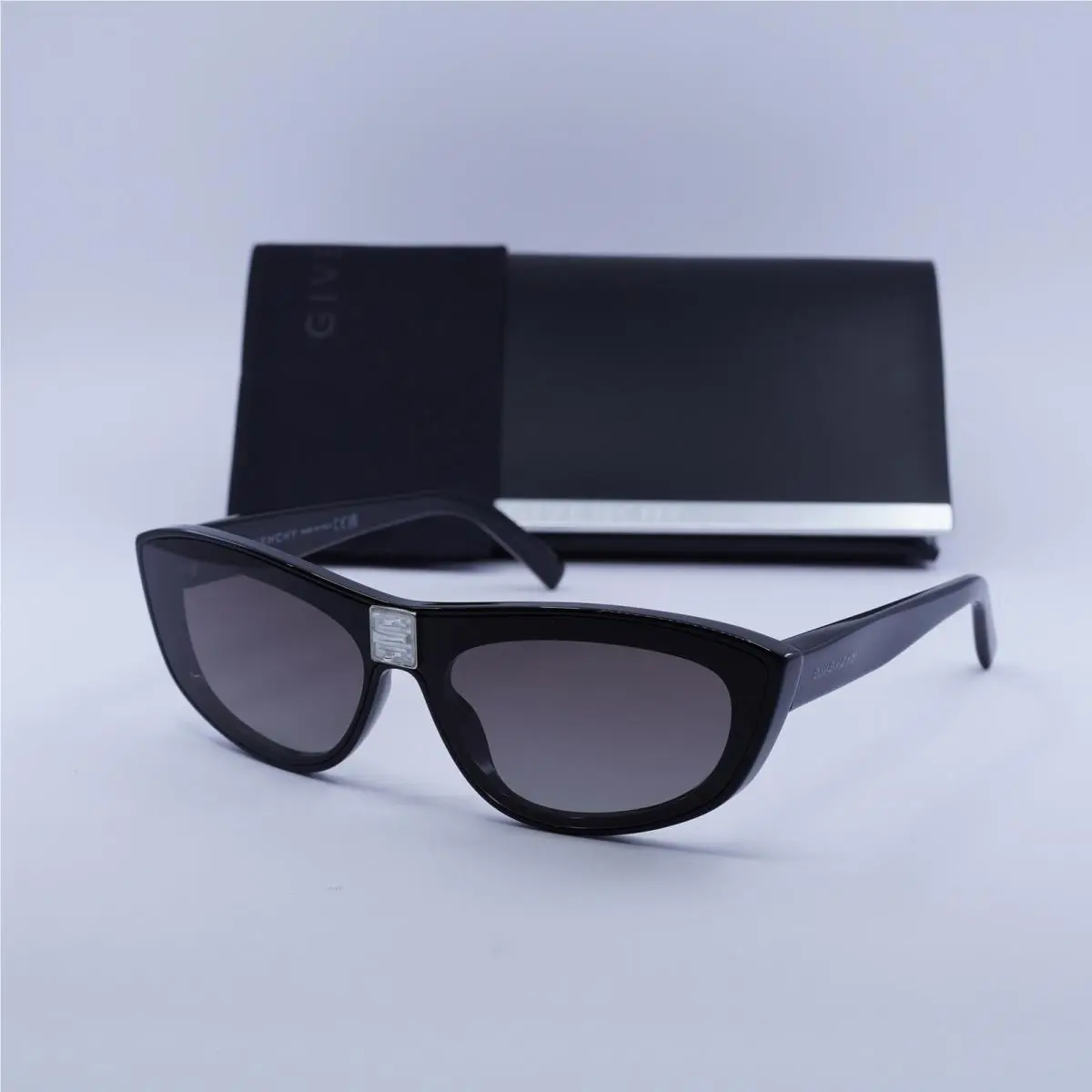 Givenchy GV40027I 01B Shiny Black/brown Gradient 145-0-140 Sunglasses