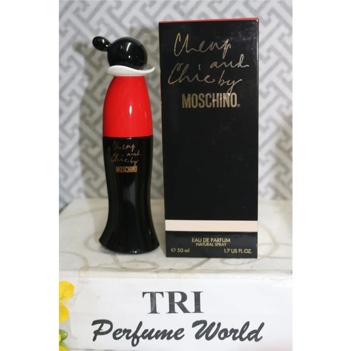 and Chic by Moschino Eau de Parfum Edp Women Spray 1.7 Fl. Oz. Rare