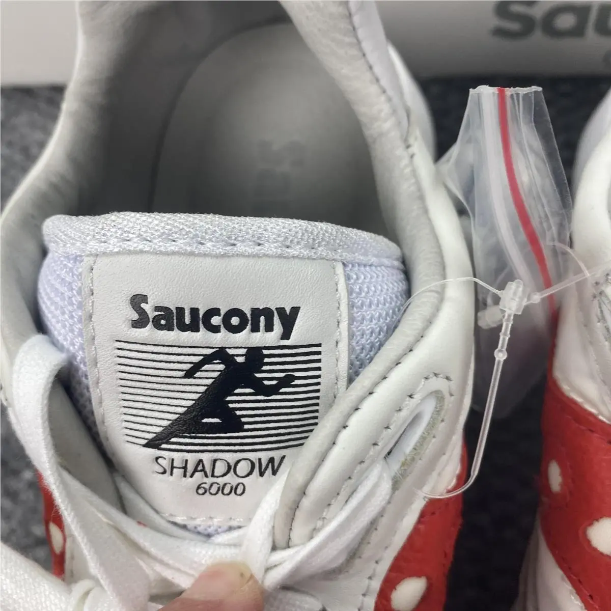 Saucony shoes - Saucony Shadow 6000 - Shadow - S70668-2 - White 1