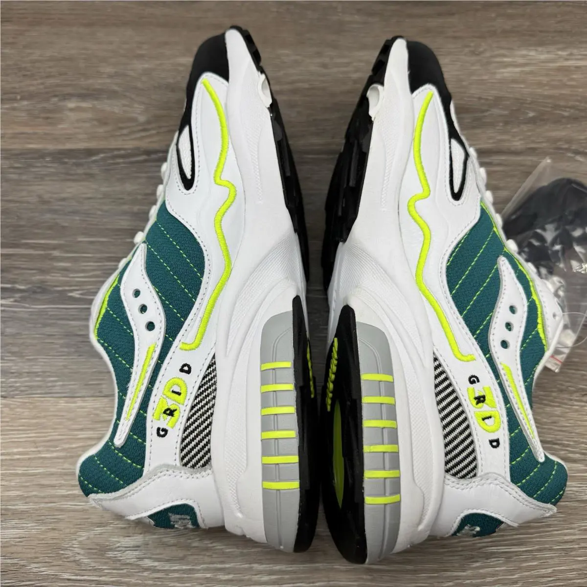 Saucony shoes - Saucony 3D Grid Hurricane - Grid Hurricane - S70646-1 - White 8
