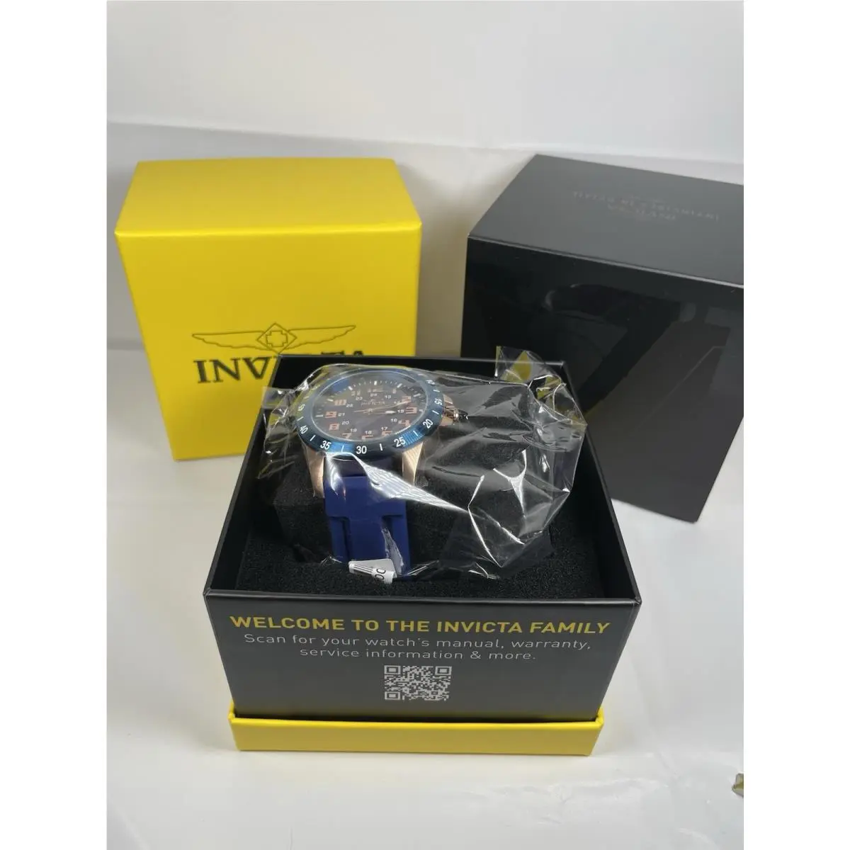 Invicta Pro Diver Stratus Men`s Watch 45mm Blue Model 40001