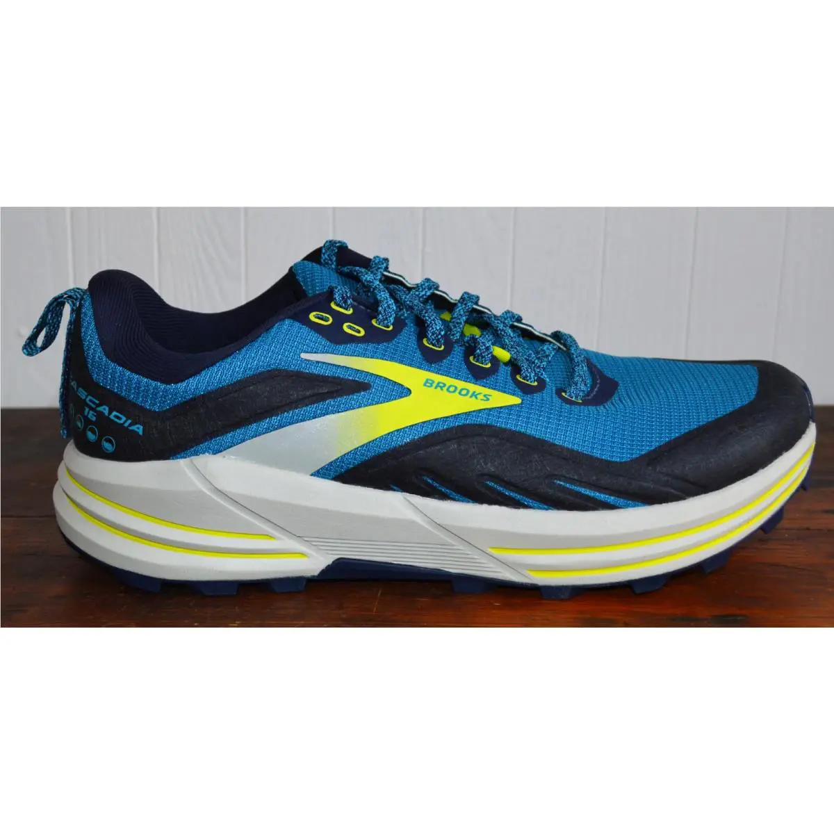 Brooks shoes - Brooks Cascadia 16 - Cascadia - Blue 2