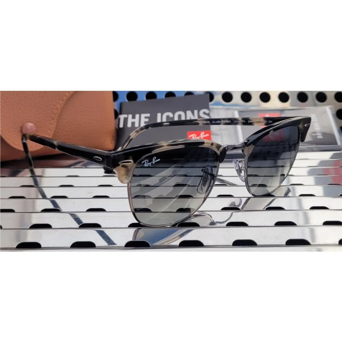 Ray Ban Clubmaster RB3016 133/671 Sunglasses Gray Havana /51mm Gray Gradient