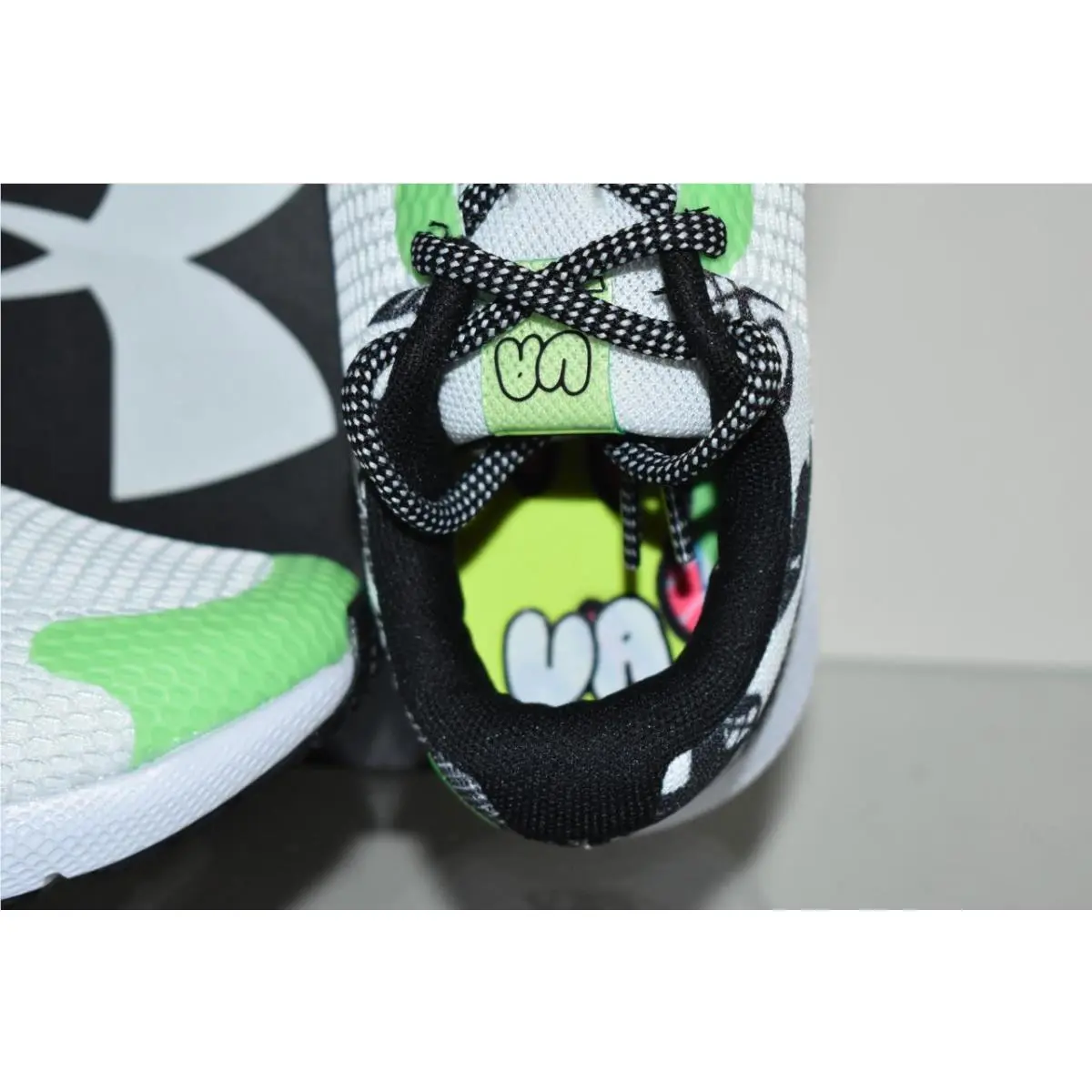 Under Armour shoes - UA Charged Pursuit 2 Big Logo Colorshift Running S - 3024746 100 - White 5