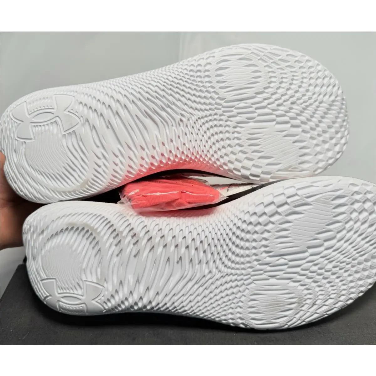 Under Armour shoes - Flow Velociti Wind - Flow Velociti Wind - 3023545-102 - White 5