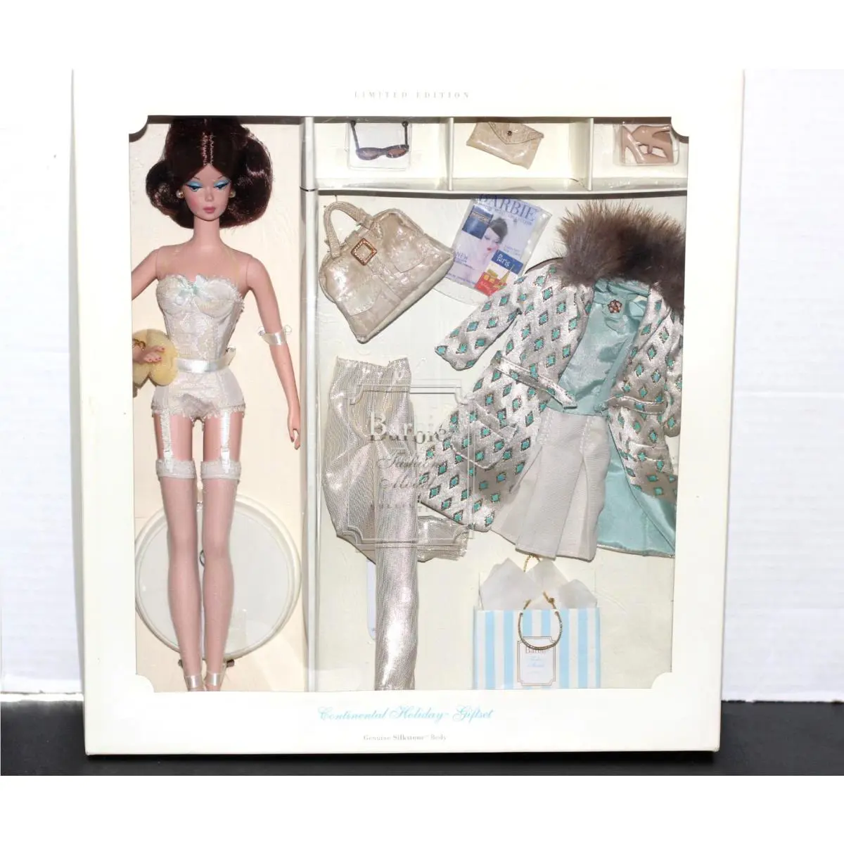 Barbie Fashion Model Continental Holiday Giftset 2001 Mattel 55497 LE