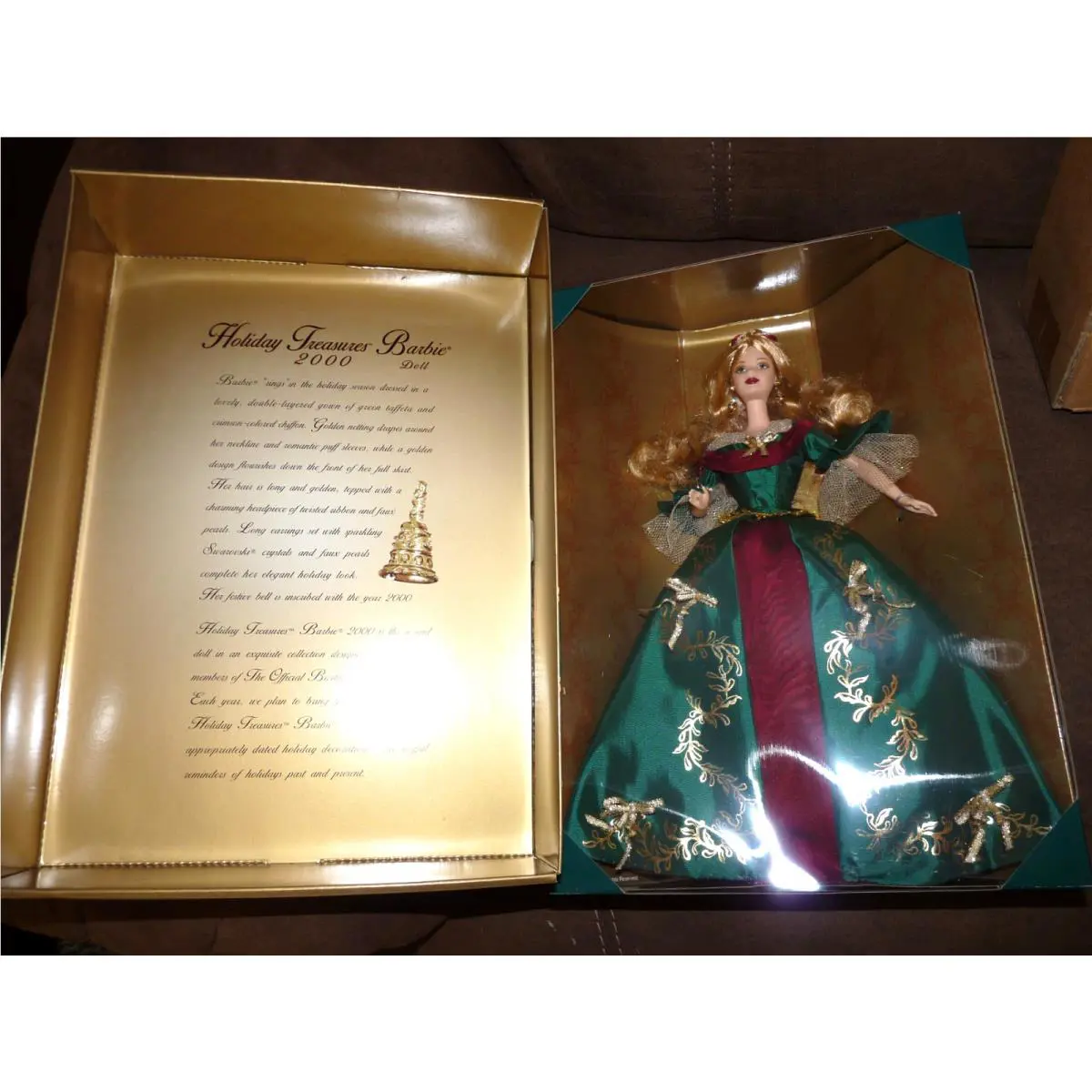 2000 Holiday Treasures Collector Club Barbie Doll Mattel 27673 Shipper Box Nrfb
