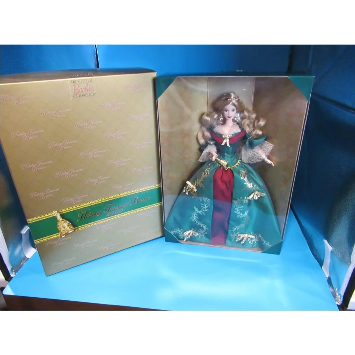 Holiday Treasures Barbie 2000 Limited Edition 27673 2