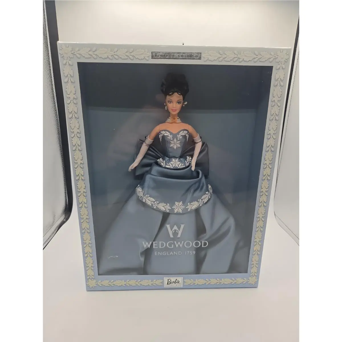 1999 Mattel Barbie Doll Wedgwood England Limited Ed. Box 25641
