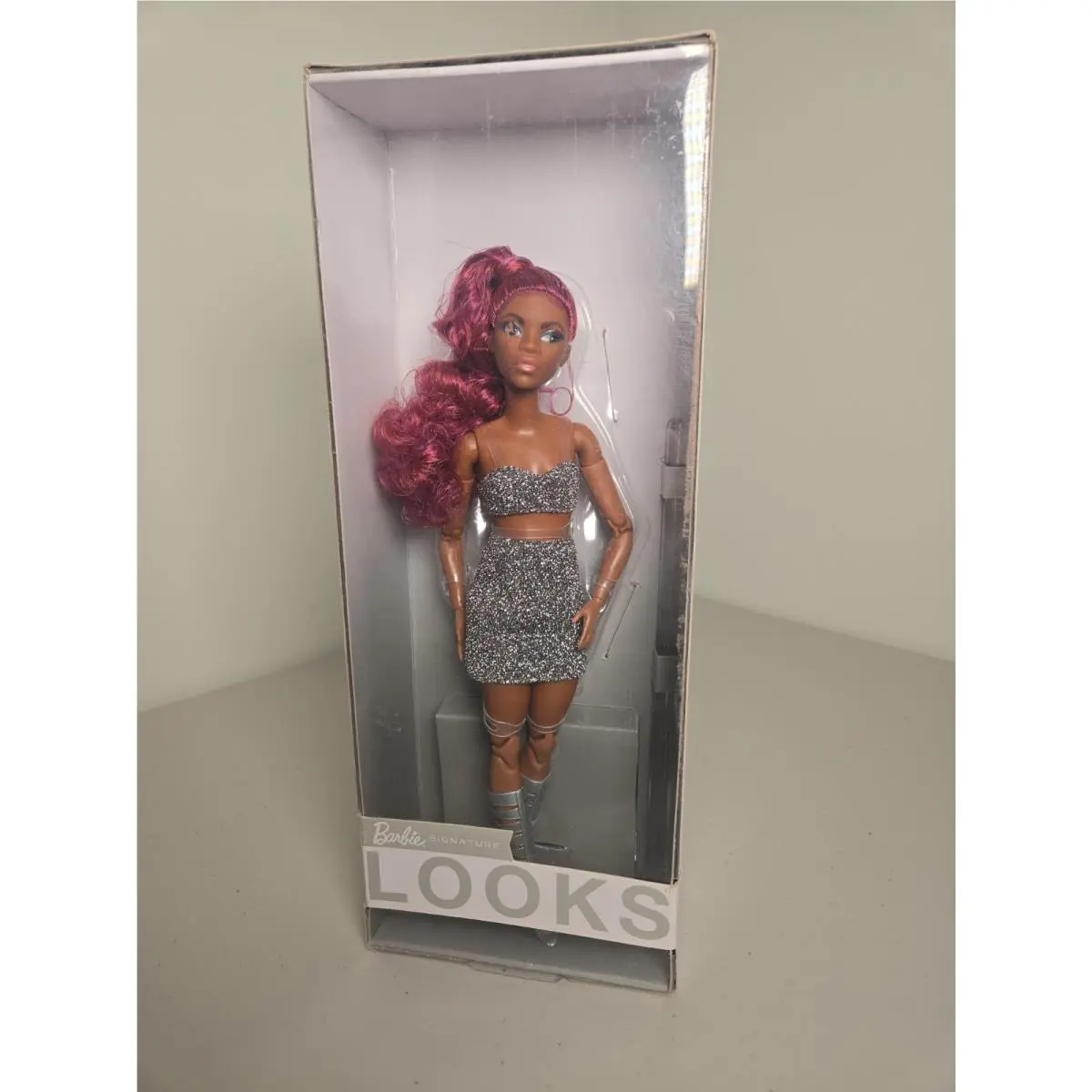 Barbie Signature Barbie Looks 7 Series 2 Doll - HCB77 Nrfb