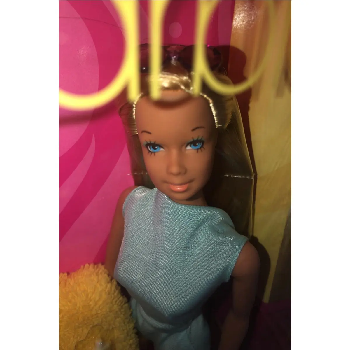 Malibu Twist Turn Waist Bendable Legs Barbie Collector Doll Towel Keepsake Box
