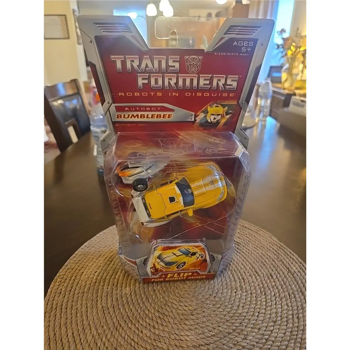 Hasbro Transformers Robots in Disguise Classic Deluxe Bumblebee