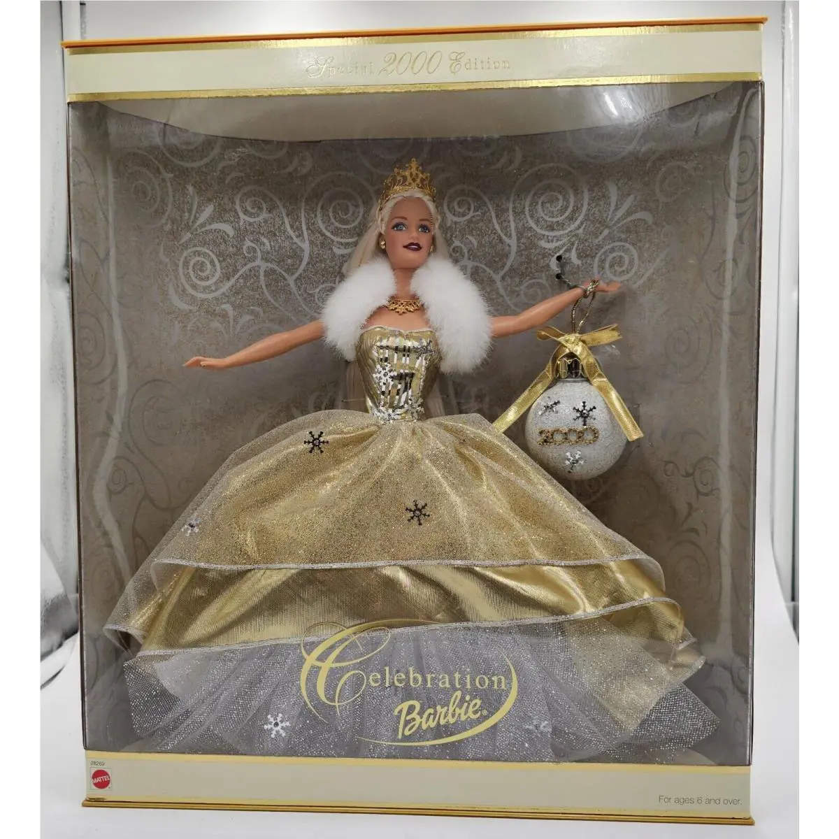 11534 Mattel 2000 Holiday Celebration Christmas Barbie Blond Gold