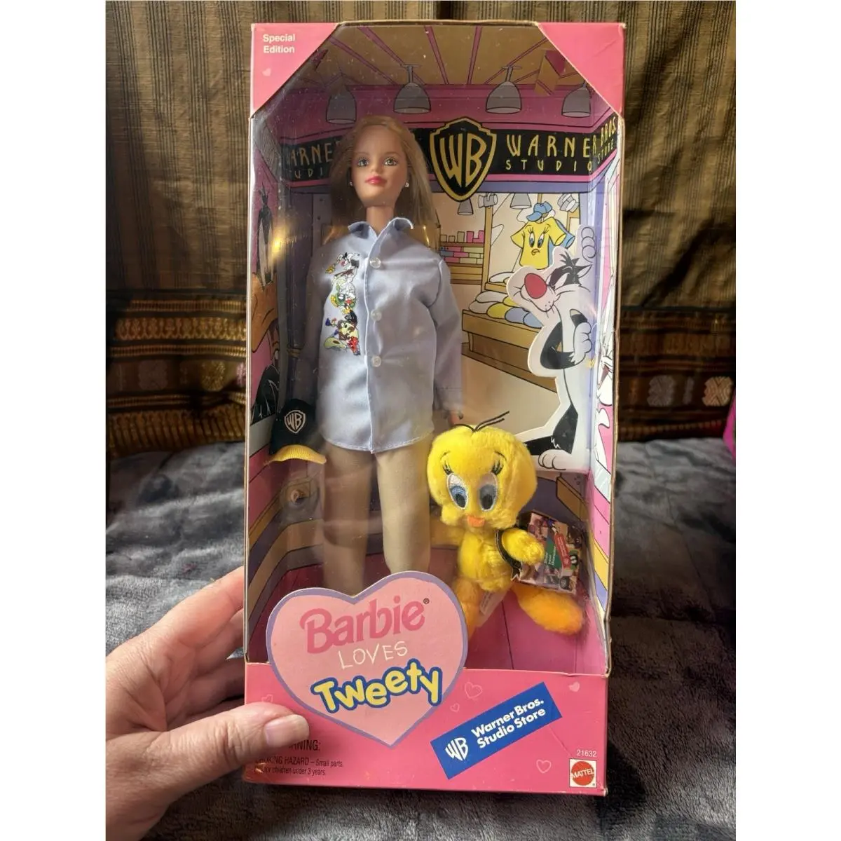 Mattel 21632 Barbie Loves Tweety Warner Bros Studio 1998 Special Edition