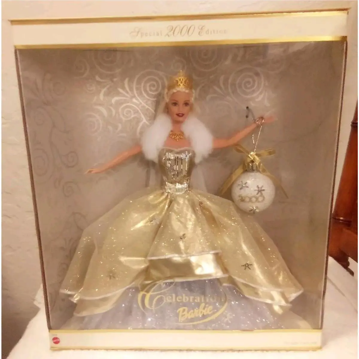 Christmas Holiday Barbie 2000 Special Collectors Limited Edition Doll Nrfb