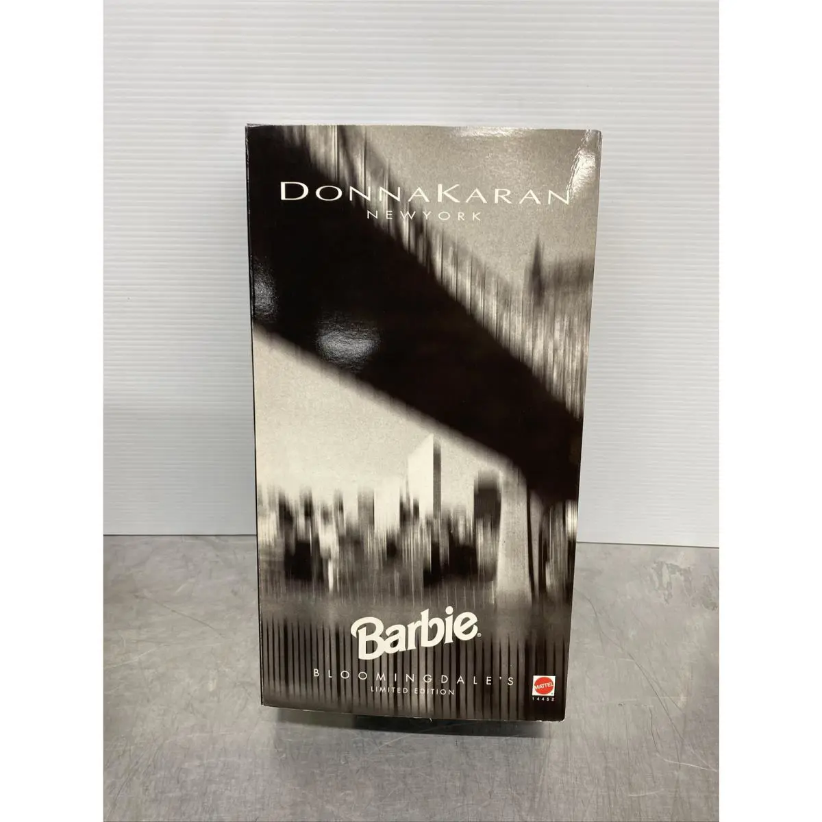 Barbie Mattel 14452 Bloomingdale`s Limited Edition Donna Karan York