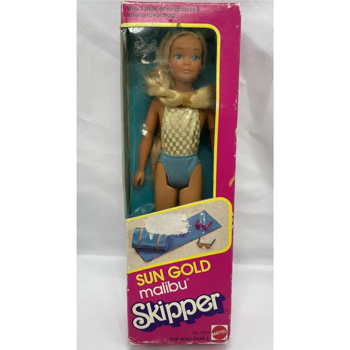 1983 Sun Gold Malibu Barbie Skipper Doll 1069 with Swimsuit Accessories