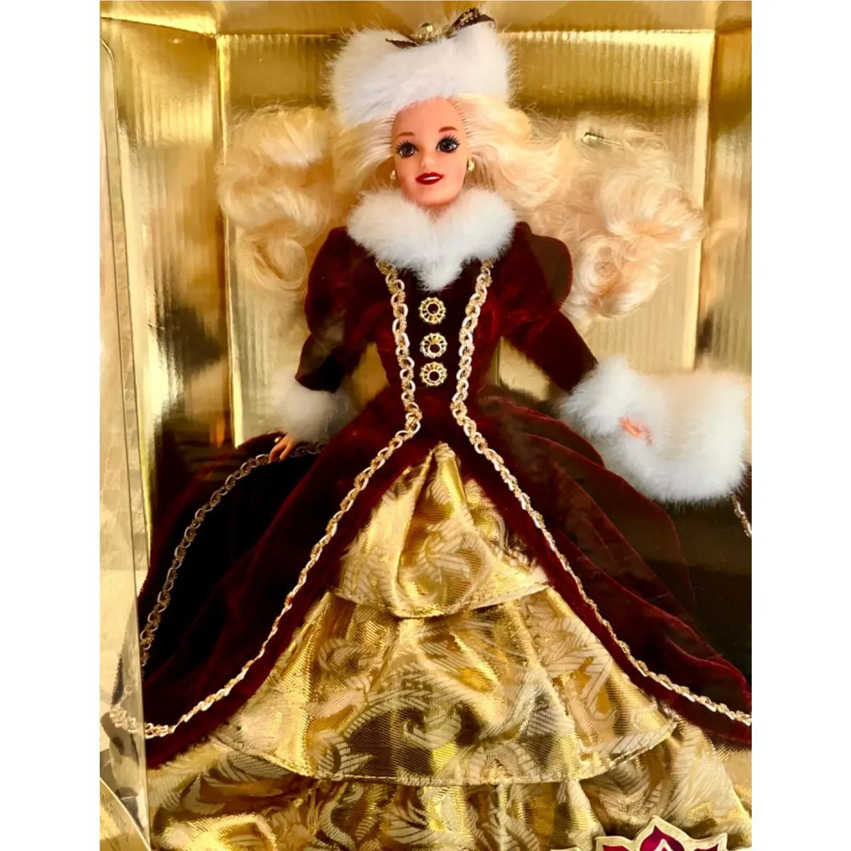 Barbie Happy Holiday: “1996” Burgundy Velvet White Fur 15646 Nrfb