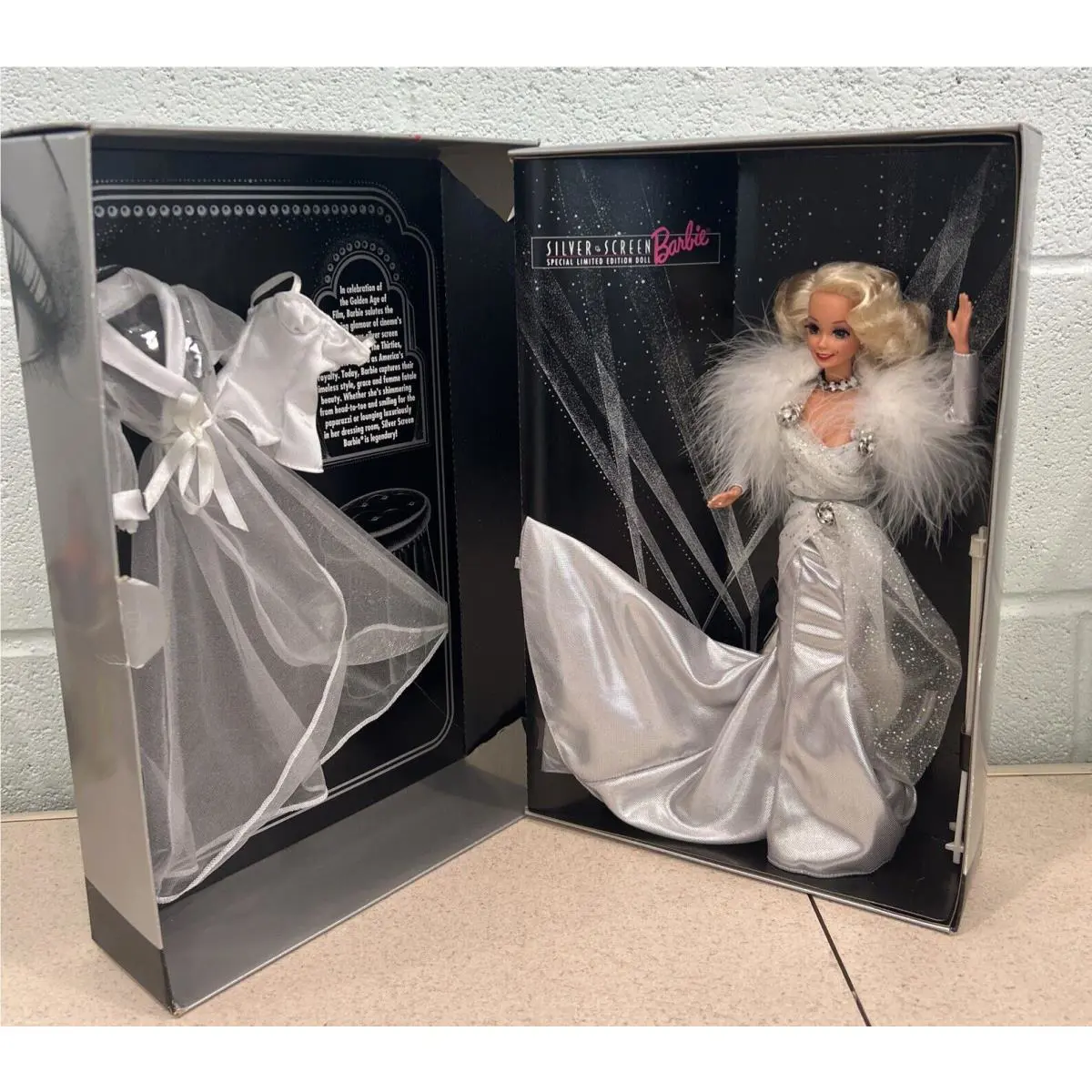 Barbie Fao Schwarz Fifth Avenue 1993 Silver Screen Mattel No. 11652 Vintage