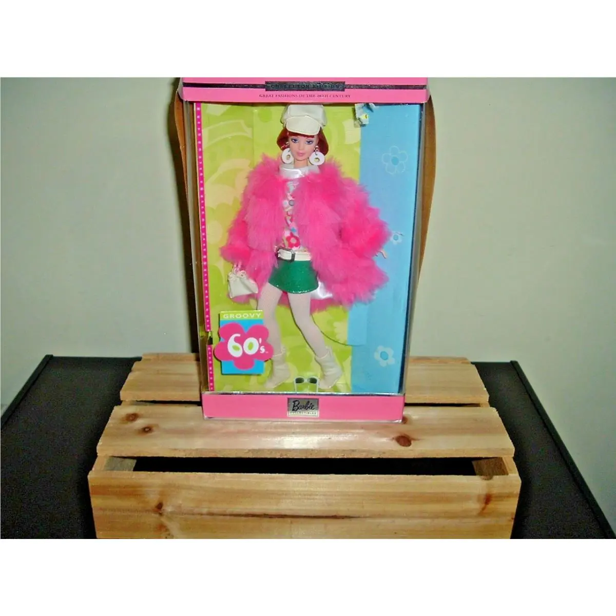 Vtg 2000 Groovy 60`s Barbie Collector Edition Great Fashions Mattel 27676