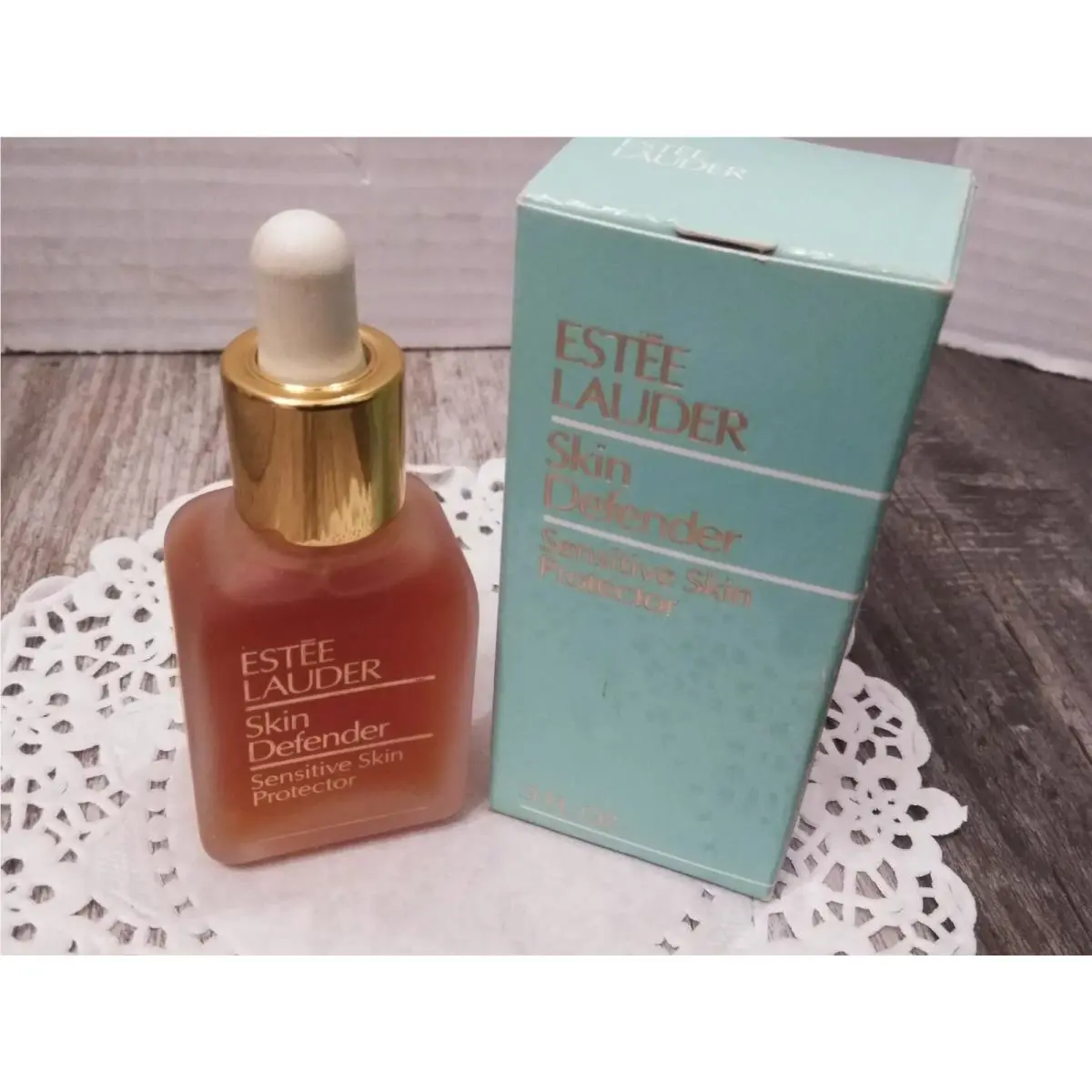 N.o.s Estee Lauder Skin Defender Sensitive Skin Protector .9oz U.s.a