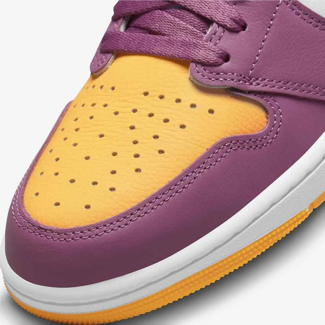Nike shoes - Nike Air Jordan 1 High OG - 555088 706 - Yellow 0