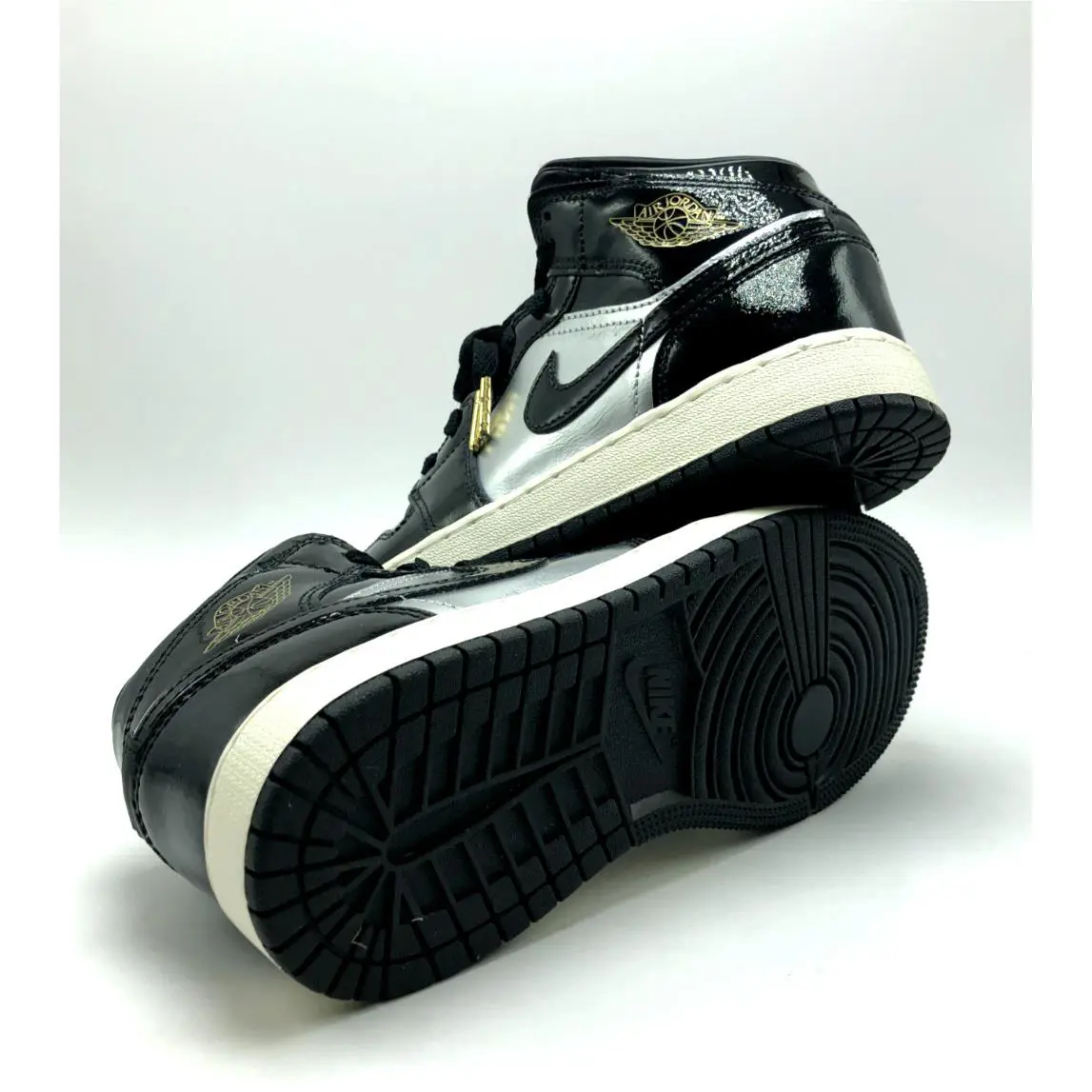 Nike shoes - Air Jordan 1 Mid SE - Black 5