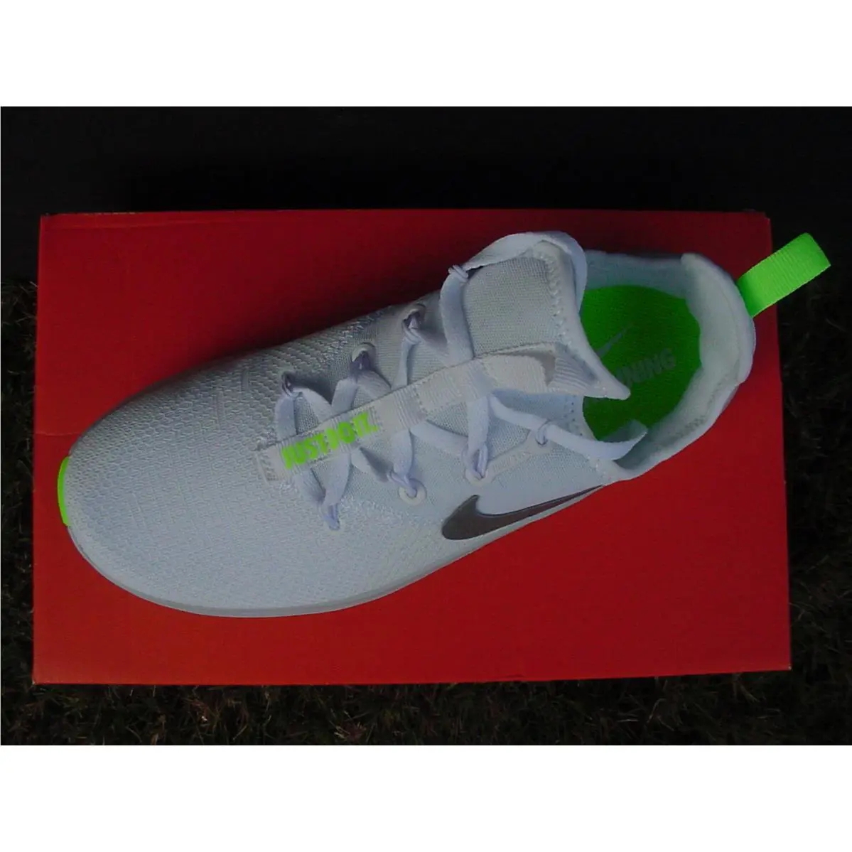 Nike shoes - Free TR 8 - Free - 942888-103 - White/White/Silver Metallic/Pop Lime Green 8