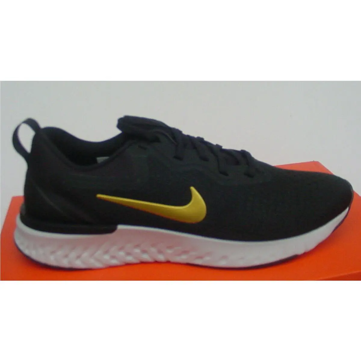 Nike shoes - AO9820011 - AO9820-011 - Black/Metallic Gold 4