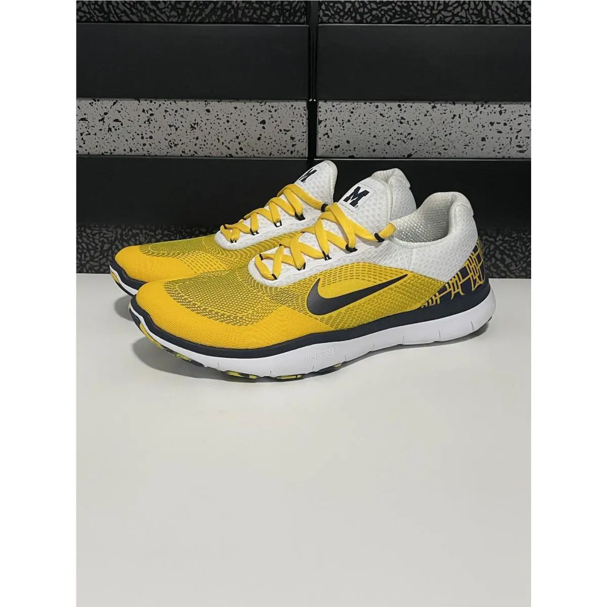 Nike shoes - Nike Free Trainer V7 Week Zero - AA0881-700 - Amarillo/College Navy-White 0