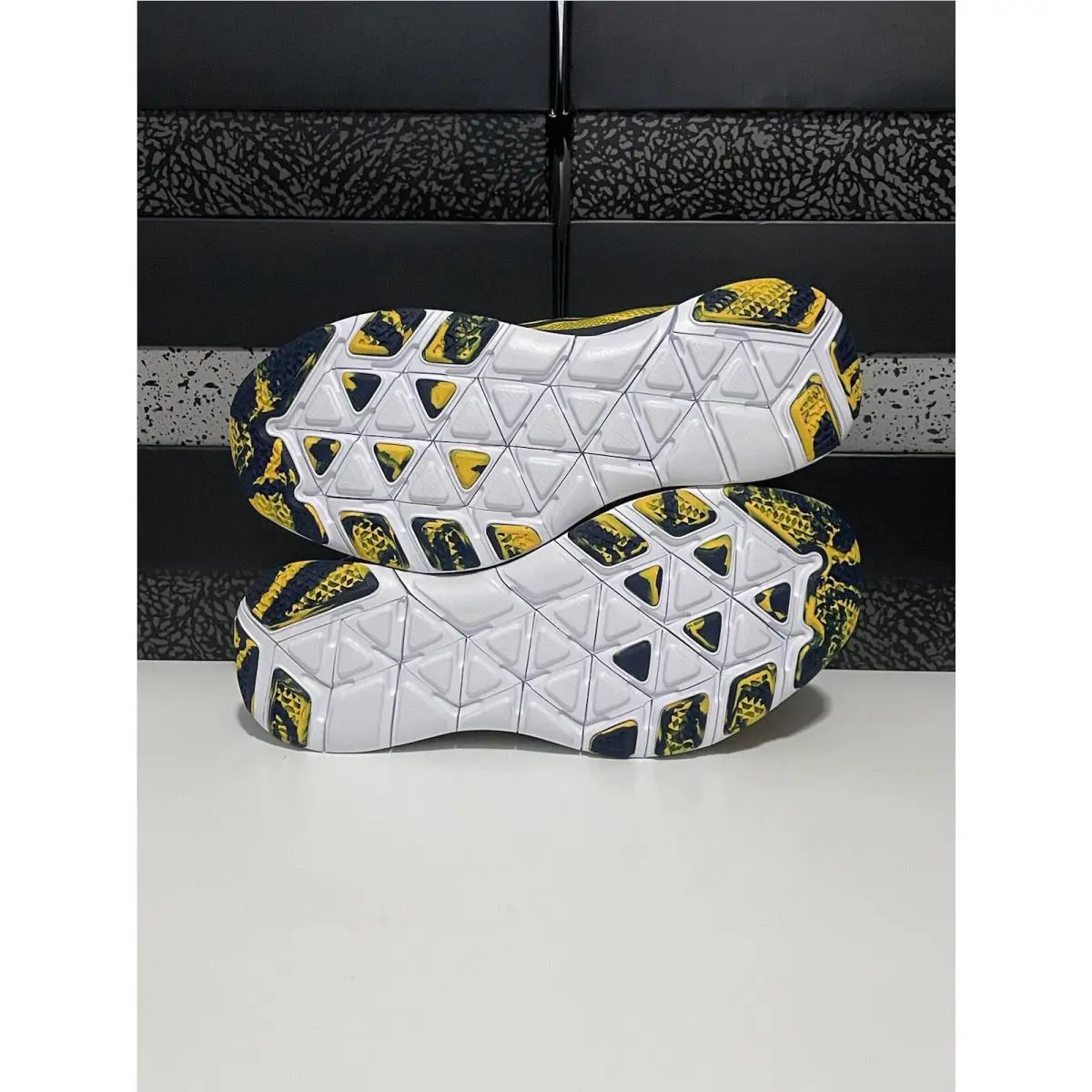 Nike shoes - Nike Free Trainer V7 Week Zero - AA0881-700 - Amarillo/College Navy-White 4
