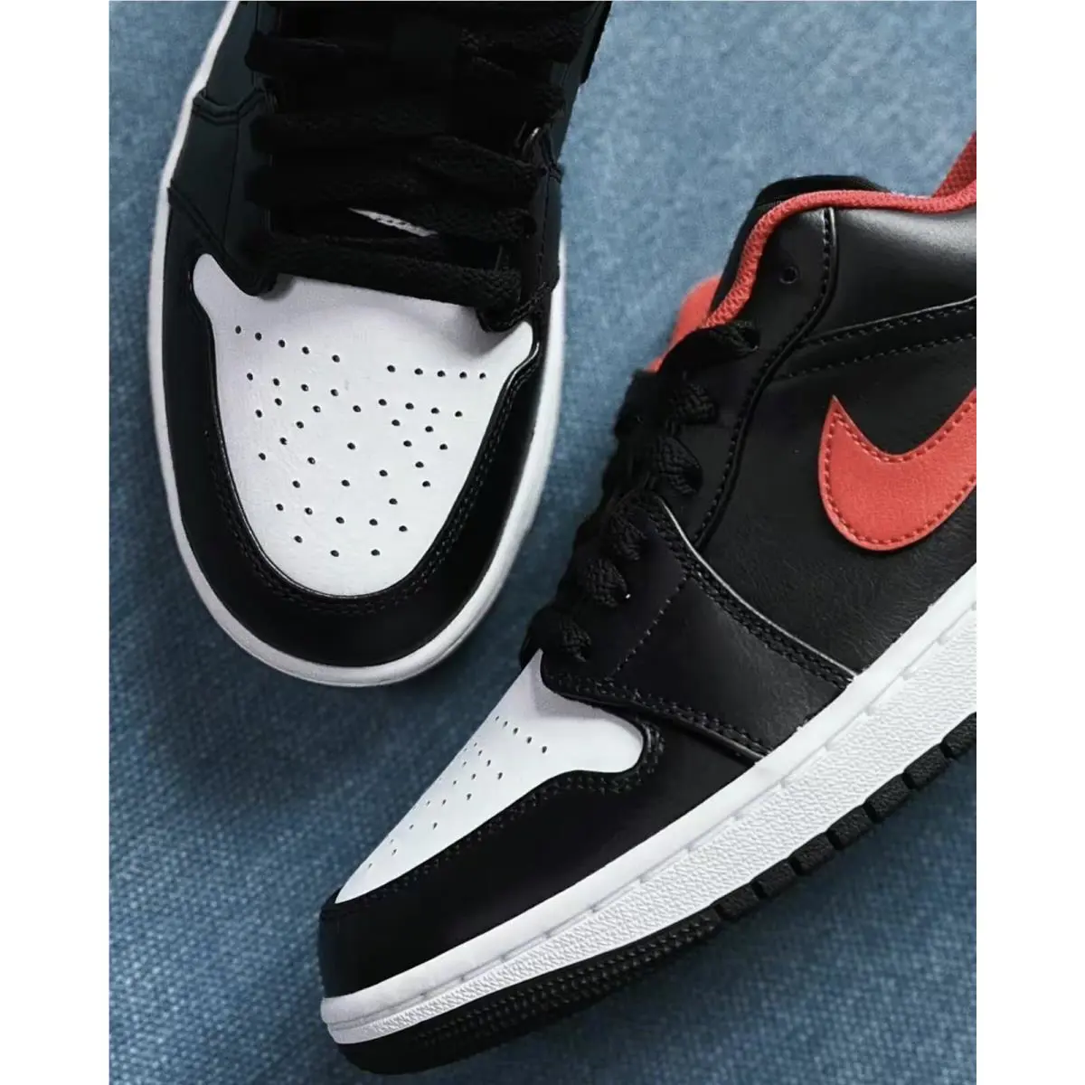 Nike shoes - Jordan 1 Low - Low - 553558 -063 - Black 3