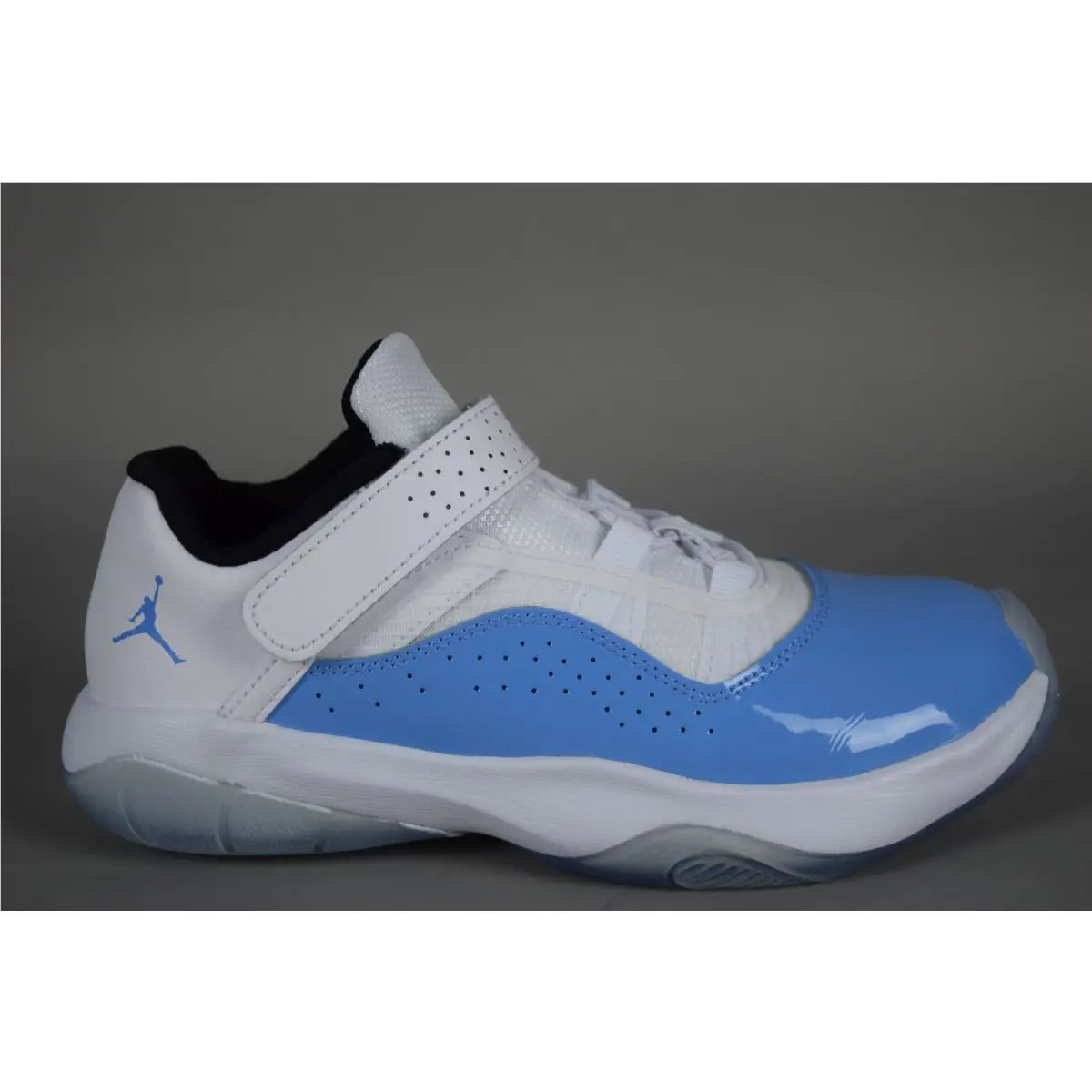 Nike shoes - Jordan 11 - White/Blue 10