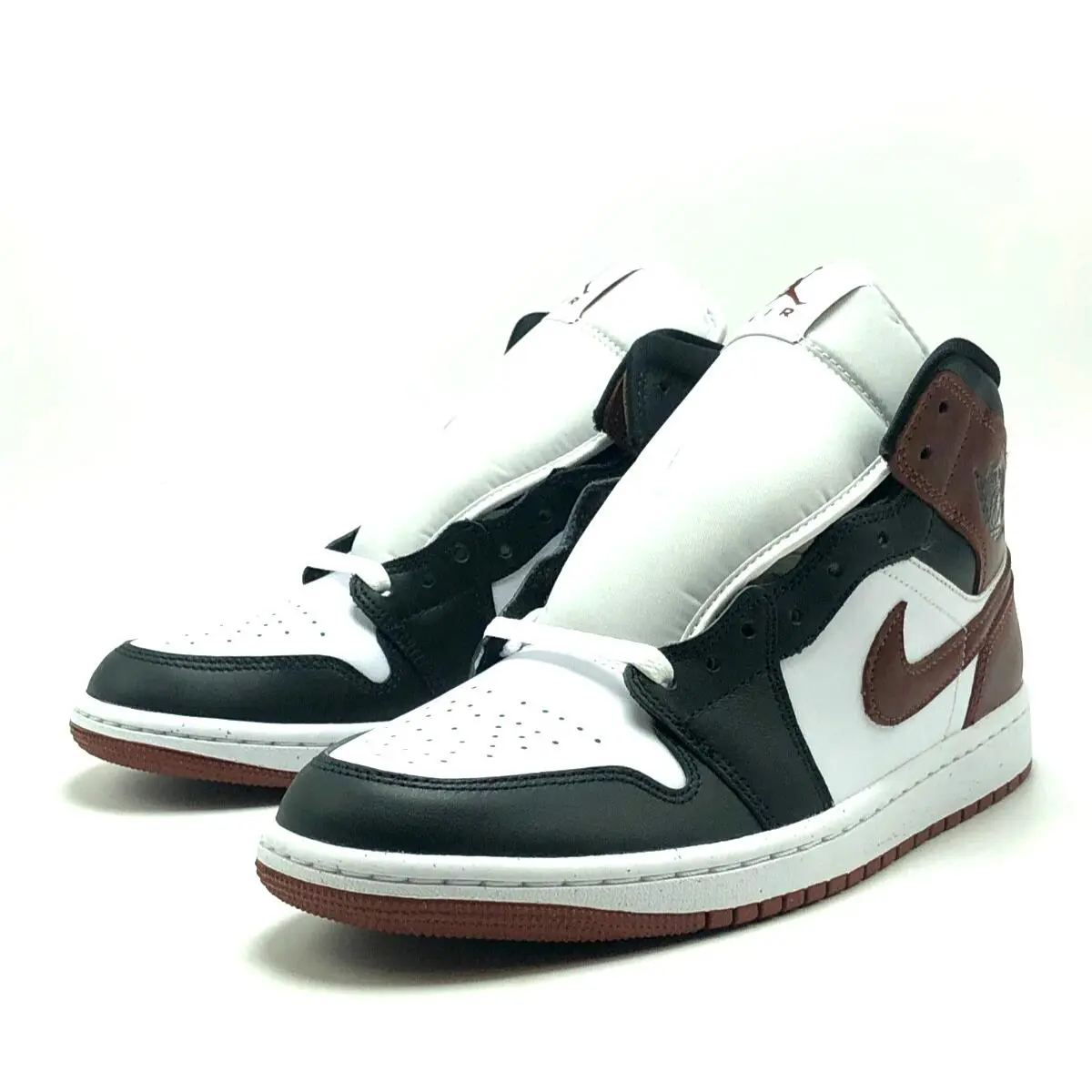 Nike shoes - Air Jordan 1 Mid SE - HF3216-102 - White 1