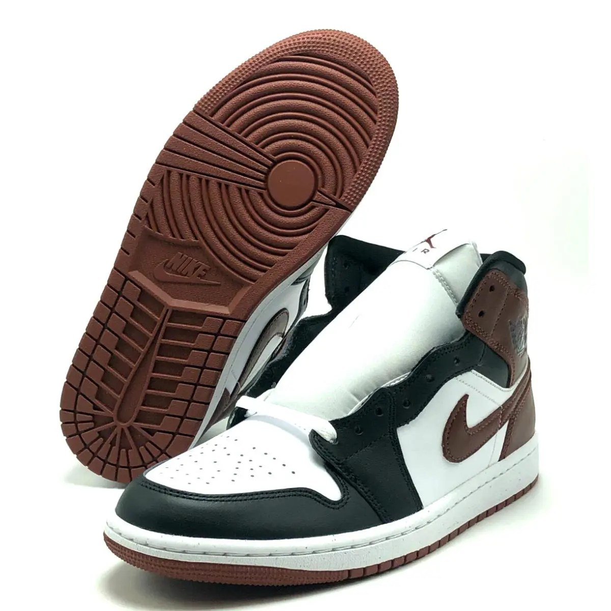 Nike shoes - Air Jordan 1 Mid SE - HF3216-102 - White 4