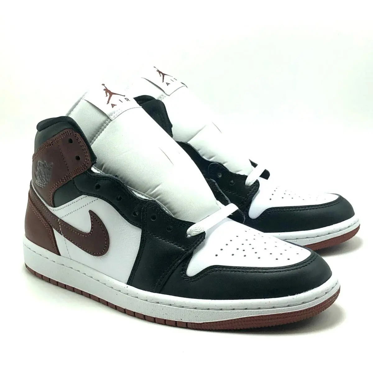 Nike shoes - Air Jordan 1 Mid SE - HF3216-102 - White 0