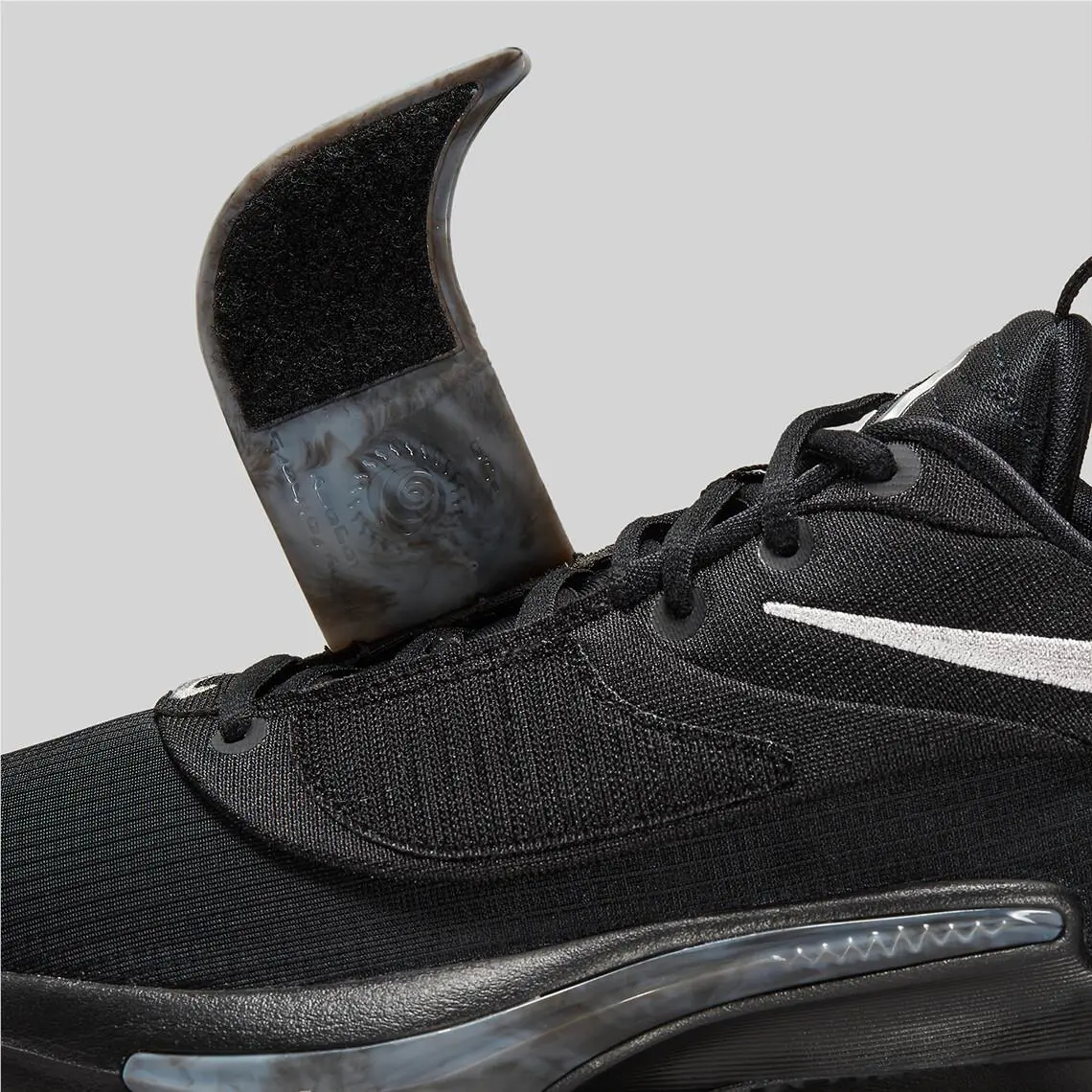 Nike shoes - Black, Metallic Silver 4