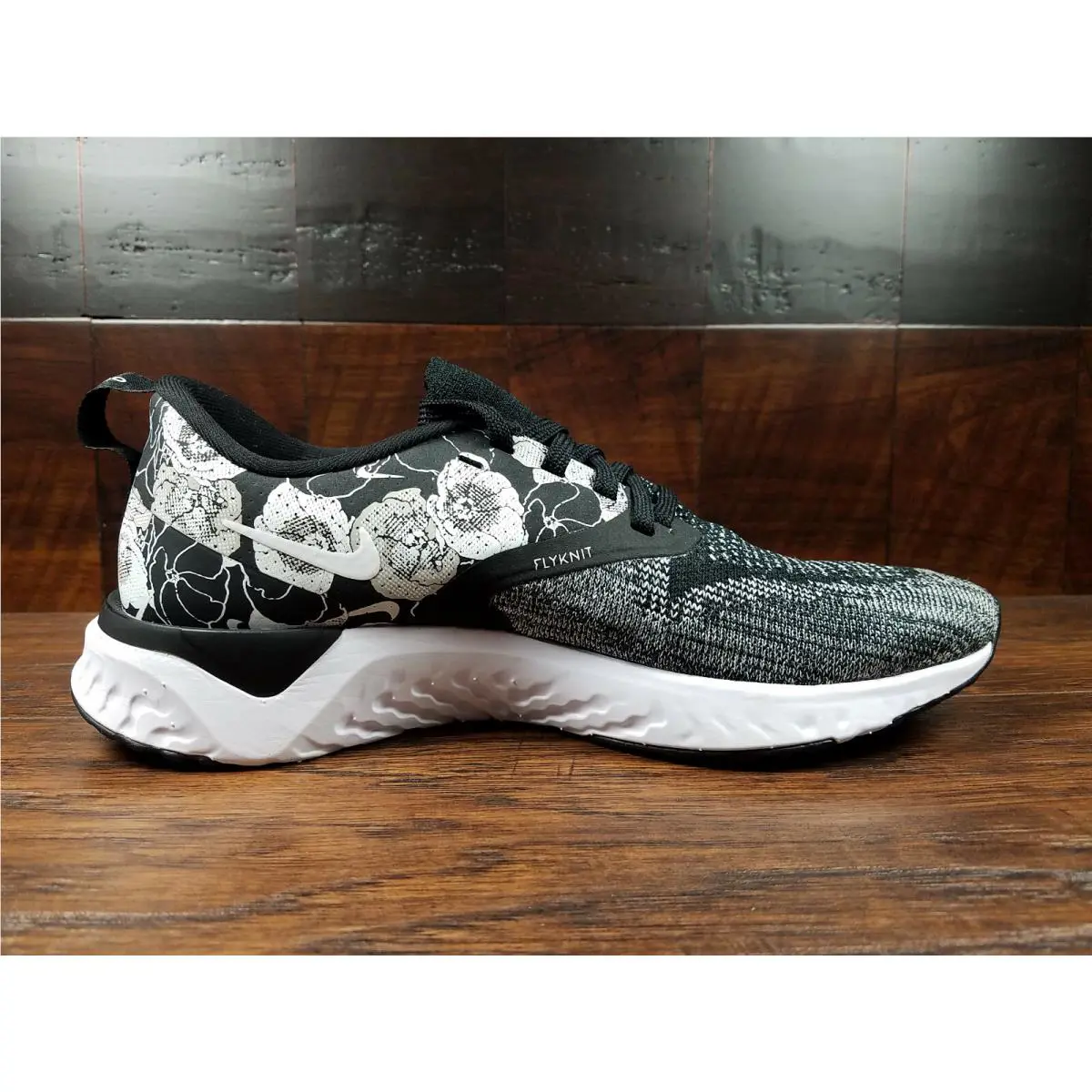 Nike shoes - Nike Odyssey React - Odyssey React - AV6258-001 - Black / White 1