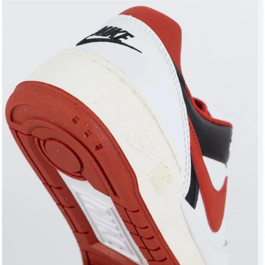Nike shoes - White/Black/Red 9