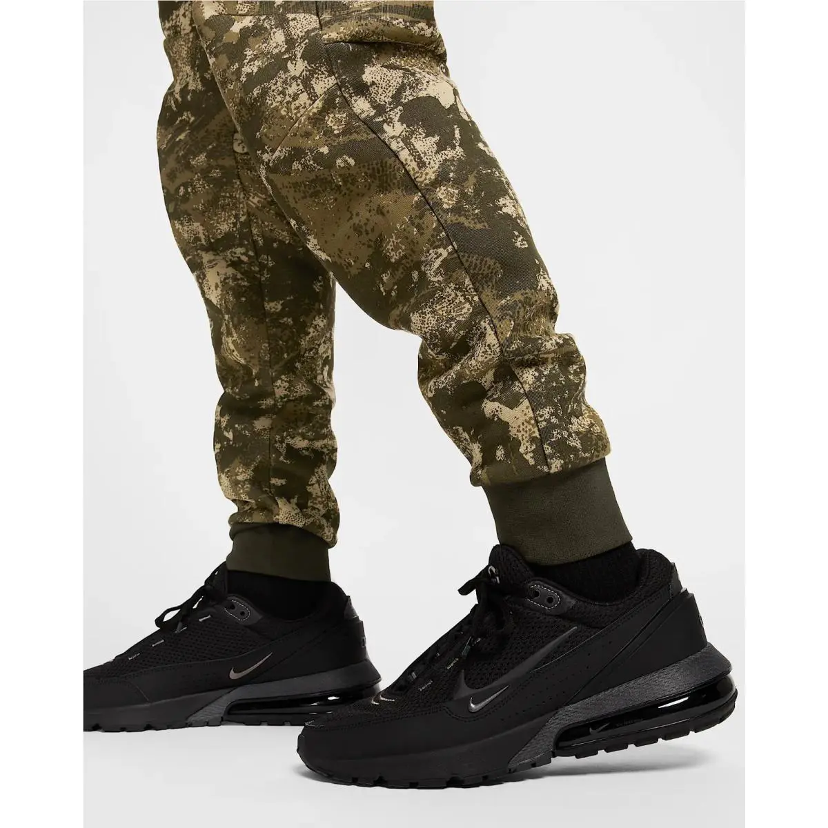 Nike clothing - Nike Tech - Tech - HV5053-276 - Green 4