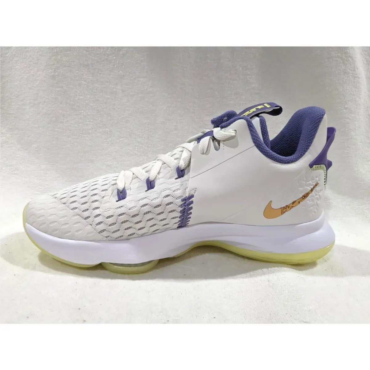 Nike shoes - Nike LeBron 5 - LeBron - CQ9380-102 - Summit White/Bronze 5